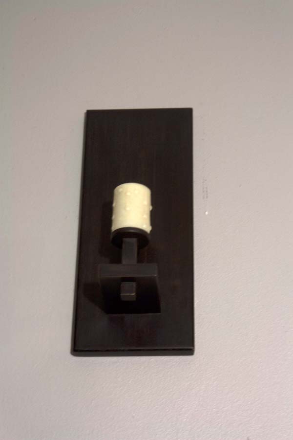 Lampara de pared con madera